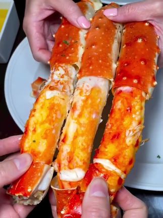 #俄罗斯帝王蟹腿 #海鲜 肉质饱满Q弹,一口下去软嫩鲜甜,大口吃肉真的太过瘾了!无论是自己吃还是送人都特别合适!#好货推荐