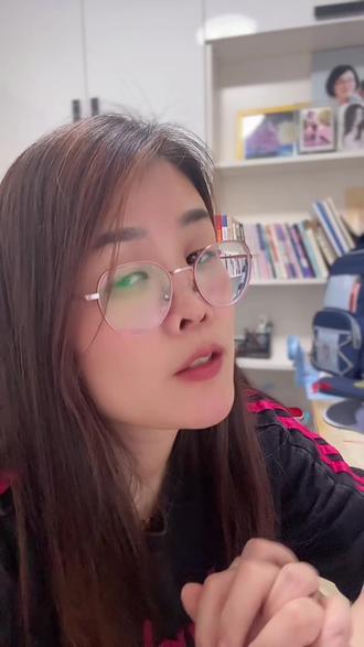 绝大多数年轻人跟风玩娜塔莎,根本没有什么深层恶意,也没想那么多,单纯就是觉得玩偶丑萌搞笑,跟风凑热闹,觉得新鲜好玩罢了。
#娜塔莎 #情感共鸣 #人间清醒 #徐州姑娘嫁扬州 #当代年轻人的现状