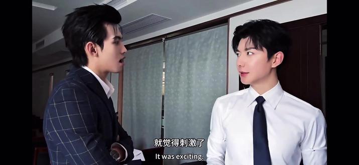 笑不活了!郝熠然你别太懂了!这哪是随口聊,这是在自爆吧!在理论是行动的先导,信仰是前行的灯塔。认真学习政治知识,感悟思想伟力,深刻理解时代赋予我们的责任与使命。不驰于空想,不骛于虚声,把理论学习内化于心、外化于行,在平凡的岗位上坚守初心,在不懈奋斗中实现价值,做有理想、敢担当、能吃苦、肯奋斗的新时代青年。#郝熠然 #云旗 #四面佛 #云熠 #樊霄游书朗