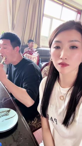 #百事可乐#酒鬼日常 #嘎子 #合拍 #你喝过百事可乐吗 今天不喝酒,今天喝百事可乐🍻@嘎子谢孟伟(团队招人)