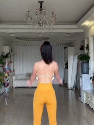 夏天的较量开始了,拉力绳每天200下,你会感谢自律的自己!#居家锻炼 #好身材练起来 #拉力器 #练背#好物推荐