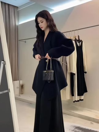 御姐轻熟风穿搭套装女高级感别致长袖开衫外套+高腰中长款半身裙 #初秋一周不重样穿搭 #早秋不费力显贵穿搭 #早秋穿搭公式来了 #秋季穿搭如何摆脱土气感 #早秋松弛感穿搭 @上热门🔥🔥🔥 @巨量算数 @DOU+小助手 @DOU+上热门