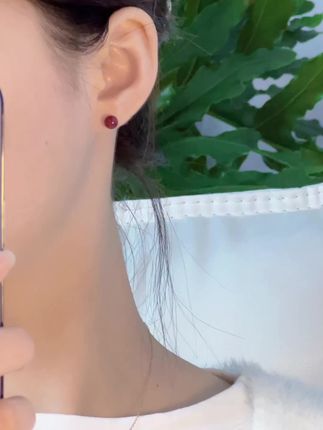 精致百搭的朱砂红豆耳钉,上耳轻奢又高级感满满!!#耳饰 #美出高级感 #时尚