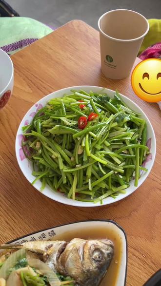 蒜苔是一道集美味、营养、保健于一体的蔬菜。它杀菌防病、通便护肠、保护心脑血管、增强免疫的功效尤为突出🌱🌱🌱
#健康减脂#科学饮食#提高代谢