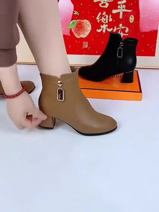 #女靴 #秋冬靴子 #女生靴子穿搭 #短靴女 #真皮马丁靴