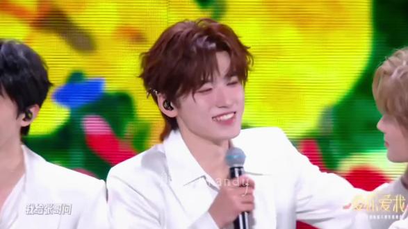 爱让人像小孩🥰
“你也承认我比你可爱对吧”“张哥在我们心里永远是宝宝”
#源轩 #轩源 #宋亚轩张真源 #张真源宋亚轩