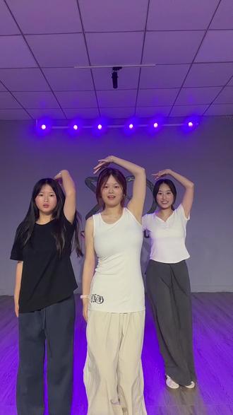 暖暖我跳的好看吗?快点夸我#学舞蹈哪有不疯的