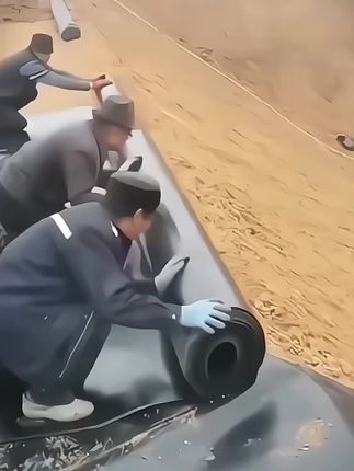 鱼塘防渗模,士工模厂家养殖场蓄水池,水产养殖 各种规格型号都可以定做土工膜′厂家。