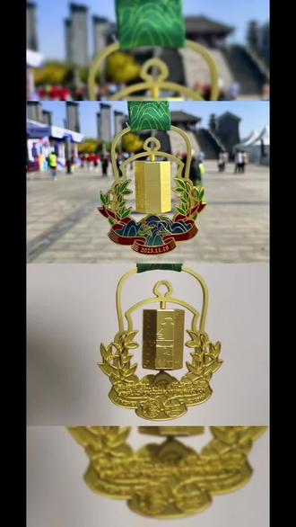 2023年北京线上马拉松4小时18分51秒和信阳马拉松4小时20分22秒安全完赛🎖️当线下马拉松遇到线上马拉松是一种什么样的体验?用脚步感知这座旅游城市的魅力,用奔跑传递大美信阳的热情与活力,10公里过后一路上坡一路转弯,从城市里道路跑到山里小路,再从山里跑进城市里,尤其是在跑到35公里处,一个长达2.5公里的大上坡,把运动员都蒙了,什么情况?多数人都在艰难的走着,每挪一步都是一种煎熬,真想坐下来大哭,这么累究竟为了什么?咬着牙坚持着往前一步一步挪着,当身体扛不住的时候,意志会杀出重围,我想在劳其筋骨的同时,也完成了自己的一段自我修行。在这段“苦修”中,反而能做到思考或放空。在繁华与喧嚣中找到自己的安静,终于,终于爬上来了,这是跑过最孤独的一场马拉松,一路上没有遇到一个焦作的小伙伴,赛道前后看不见人,在38公里补给点处遇到了开心大哥在补给,一下子看到亲人和希望了,然后接下来的最后4公里动力十足,一路不停拼到终点💪💪