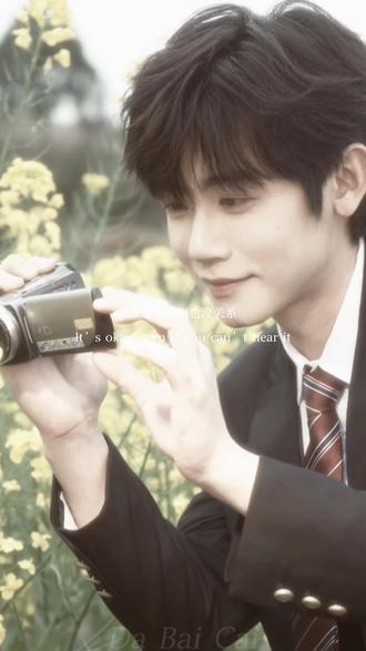 #李卿 你流了这么多的泪 接下来是不是该走花路了
#上热门 #创作者扶持计划
(视频开头磁带素材来自马嘉祺《蜉蝣》MV)