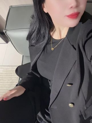 人总是不闻不问的日子里慢慢告别.或许仍然有爱意但无能为力#感觉至上 #女人味