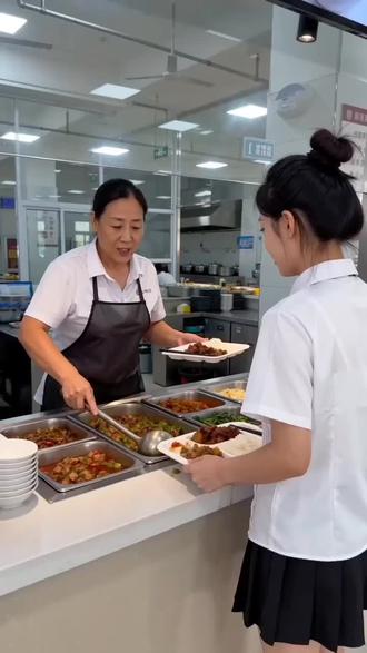 徐生权威 #徐生#学校食堂 #豆包 #ai #ooc致歉@徐生 @小徐徐🐛