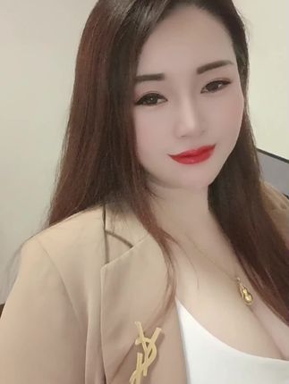 人这一辈子,该吃的苦,该走的弯路,该掉的陷阱,该撞的南墙,一个都不会少,无论你怎么选择,都逃不过一场命运的安排,熬过去,跨过去,必柳暗花明,峰回路转。