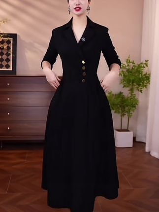 春秋新款赫本风黑色连衣裙收腰显瘦长款气质西装领裙子女长袖裙子#黑色连衣裙 #显高显瘦 #收腰连衣裙 #赫本小黑裙