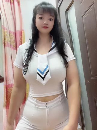 #随便扭一扭 # 微胖女生