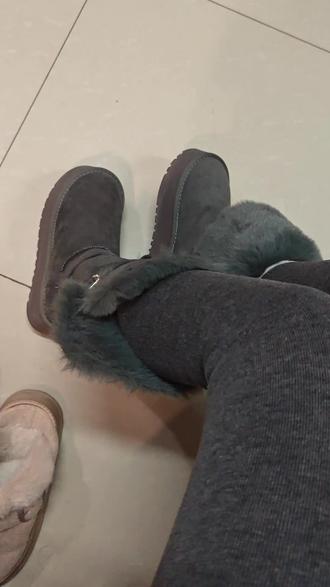 #热门 #雪地靴穿搭 #雪地靴 推荐#灰色穿搭 暖和,好穿,爱穿,才99米。#女研究生 生活穿搭