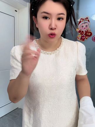 我哥对嫂子那是真好,要不我嫂子那么漂亮能嫁给我哥吗,家教好呀!我都愿意去,吃吃吃#爆炸盐 #爆炸盐真是个好东西 #记录真实生活