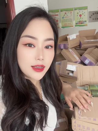 洗发水太受欢迎了吧,今天到了五十箱还有最后几箱了,这出货速度还是可以的!感谢大家的支持和认可,大老张找我们买洗发水,姐妹们,头发干枯毛躁、头发爱出油有头屑的赶紧试试我家的洗发水吧,三大瓶69.9!划算还好用#洗发水推荐 #养发护发 #控油蓬松