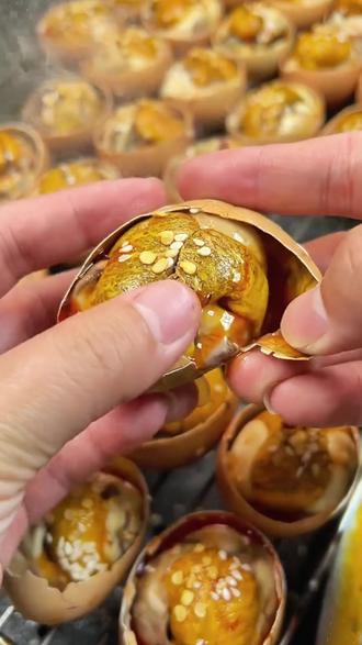 活珠子里面到底有没有辣椒?来看看吧 # 活珠子 # 大集上的烟火气 # 摆摊 # 工厂 # 美食分享