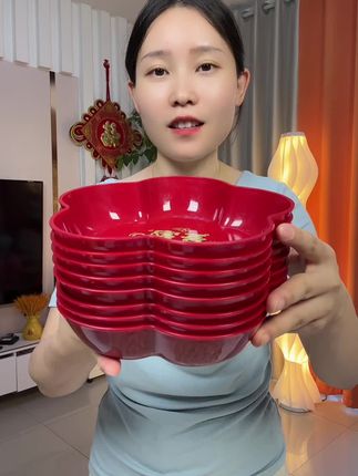 家里逢年过节,家里喜宴乔迁之喜用这个大红果盘装瓜果零食真的太喜庆有氛围了#美观实用 #大红果盘 #喜宴果盘 #婚宴果盘 #喜事果盘