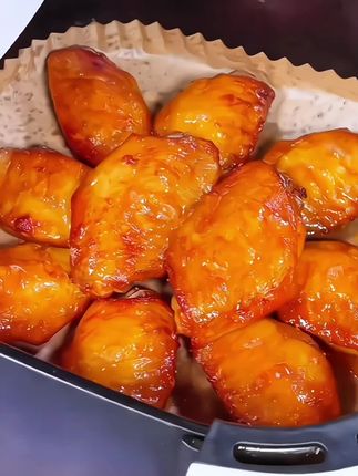 孩子想吃鸡翅,不用在外面买!在家也可以做!在外面买一份在家够吃好几顿了#奥尔良鸡翅 #皇家小虎 #超好吃 #解馋 #美味可口