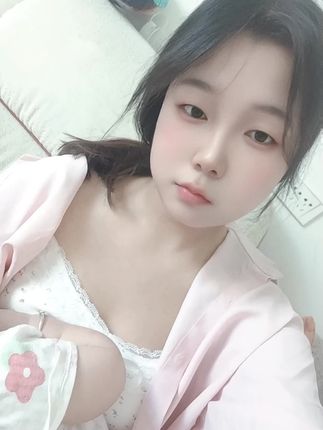 人家都说:少妇一笑,生死难料,可我一笑,还真搞笑😂…#怀里有个小可爱 #带娃日常