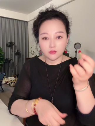 不易掉色滋润显白,黑松露不易掉色口🌹,不拔干不起皮618搞活动29.9一支