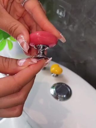 可爱多功能爱心马桶按压器,简约设计让卫生间更精致! #可爱马桶按钮 #可爱家居 #多功能洁具 #可爱马桶配件 #多功能好物