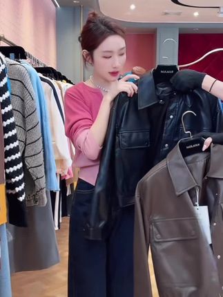 #上热门 皮衣女2025秋装新款POLO领休闲工装风高级感小众皮夹克#