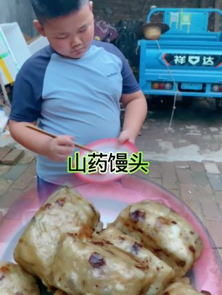 #农村生活 #农村美食。 今天爸爸给我剪了新发型,因为爸爸之前是理发师,叔叔阿姨们大家感觉我的发型好看吗