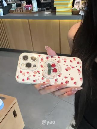 好小清新的可爱碎花樱桃🍒手机壳,早秋换手机壳的第一次心动。#这也太好看了 #创意手机壳 #这个手机壳真的长在我心巴上了 #仙女必备