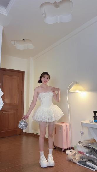 鱼骨花瓣蓬蓬裙#小个子女生 #甜美穿搭 #法式蓬蓬蛋糕裙