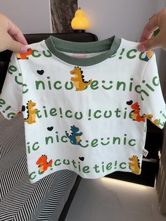 小朋友们都喜欢的卡通恐龙小短袖!还是纯棉的!妈妈们闭眼入#高品质童装 #纯棉t恤 #夏季穿搭 #短袖t恤 #童装