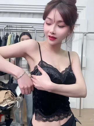 二合一吊带,单穿内搭都好看,秋冬穿搭#二合一吊带 #单穿内搭都好看 #洋气减龄 #气质穿搭 #吊带