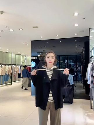 #穿搭 深秋必备大地色系!穿出不一样的你哦!#小个子穿搭 #微胖女生
