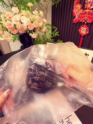 陶瓷马克杯,带盖勺设计,男女适用,家用办公皆可。高颜值水杯,可作早餐咖啡杯,情侣款一对#颜值颇高 #情侣对杯 #马克杯型 #早餐可用