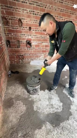 门窗水泥砂浆填缝枪 防盗门塑料填缝器吸筒门窗泥工工具沙灰枪注射灌浆器#省时省力效率高 #施工操作 #门窗安装