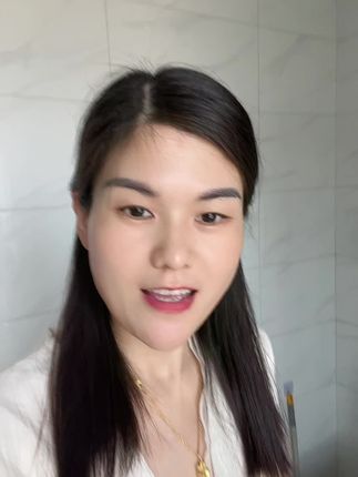 一喷一擦轻松搞定顽固污渍水渍,玻璃门,洗手盆,镜子,花洒,水龙头都适用。