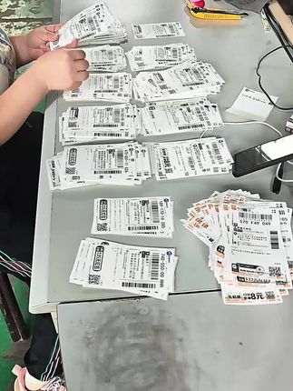 开学了 需要教辅 同步练习册 阅读写作 同步测试卷 的联系我们 版本齐全 售后无忧 点击主页橱窗可以购买#我要上热们 #强烈推荐 #图书批发#开学必备#便宜好物