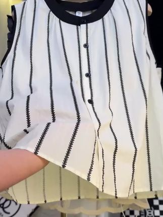 【高级感条纹无袖衬衫女夏薄款2025新款宽松撞色小个子坎肩背心上衣】复制此条消息打开抖音,查看商品详情#时尚穿搭 #时尚百搭#谁穿谁美 #谁穿谁好看系列