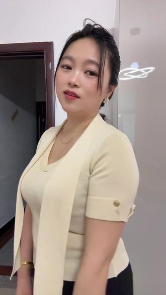 如你们所愿换衣服了,会认识我吗🤔#上热门🔥 #招牌笑容 #淑女