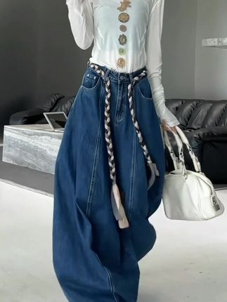#不潮不出街 美式牛仔裤太飒了,时尚潮流#穿出你的时尚你的感觉 #做个酷女孩 #随意穿搭 #裤型很有调性