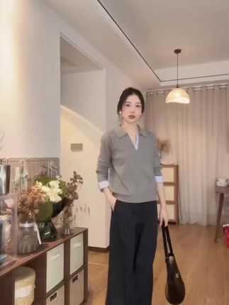 设计感假两件撞色拼接条纹针织衫女早秋新款小众显瘦V领长袖上衣#假两件 #针织衫 #显瘦穿搭 #早秋新品 #设计感穿搭