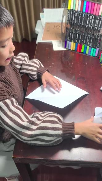 #二年级#9岁男孩 #折纸教学 #勇闯抖音 还记得小时候的东南西北吗?