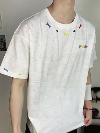 兄弟推荐的这件刺绣体恤 上身真的挺舒适的,喜欢的兄弟可以冲#男生穿搭 #夏季穿搭 #短袖t恤 #短袖推荐