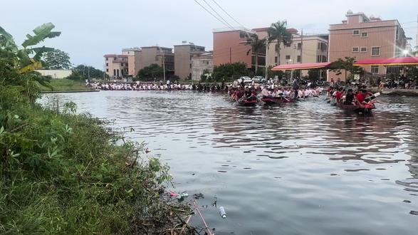 砲台石牌村龙舟比赛14条