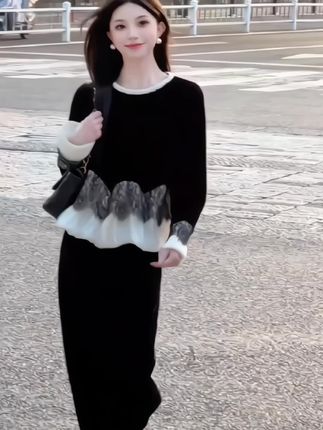 早秋新款洋气时尚百搭拼接蕾丝+半身裙套装#女神穿搭 #美爆了 #优雅气质 #春秋穿搭 #内搭外穿都好看