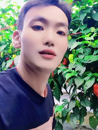 为什么?都是我爸一手养的,我40多年长的个头,居然没他种了几个月的辣椒高,我这生长速度还没辣椒给力。#优质农产品 #我的乡村生活