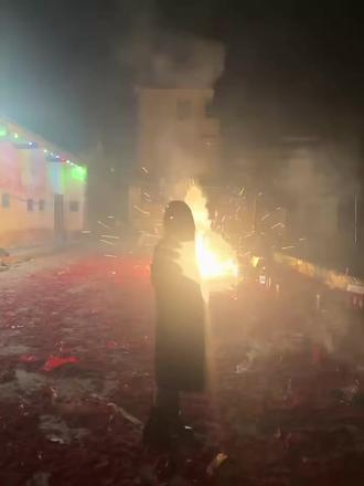 烟花向星辰,所愿皆成真
新的一年里我们都要闪闪发光#向佐#嗨嗨 #99个葫芦 #邱鼎杰 (收藏这么久,终于用上邱邱这段音频啦)