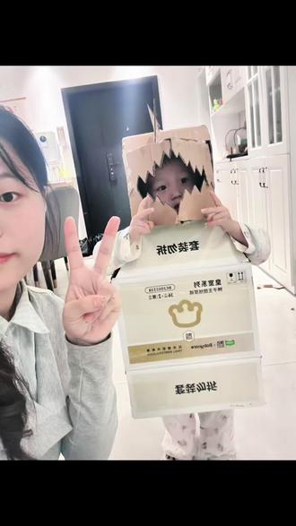 手工制作 缝缝补补的小恐龙,下次继续努力#纸箱改造 #亲子手工 #废物利用变废为宝